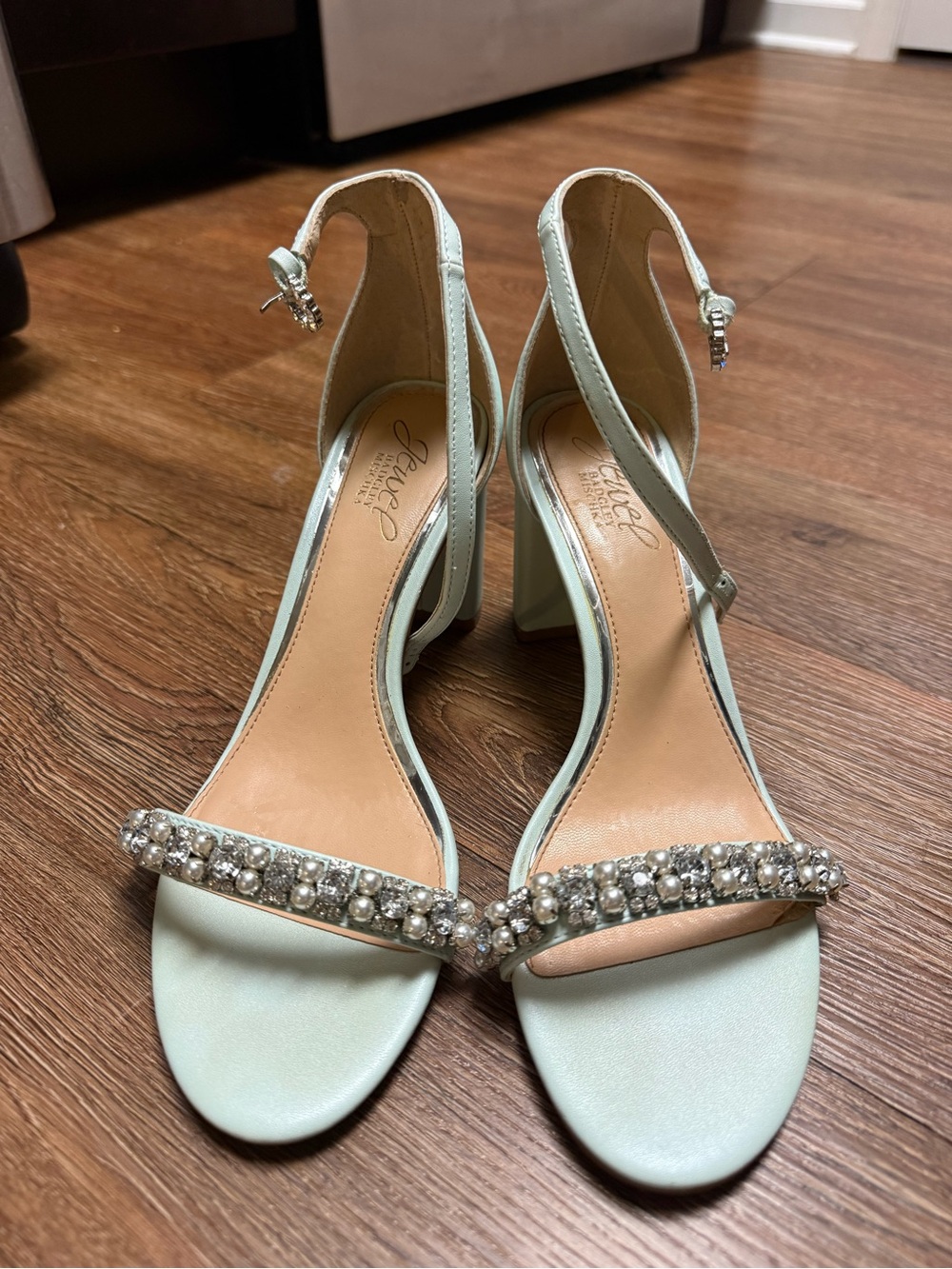 Jewel by Badgley Mischka Heels